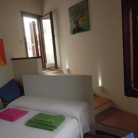 Bed & Breakfast Camenae